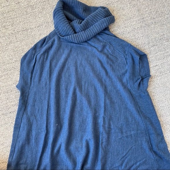 Athleta top - size small - Picture 5 of 8